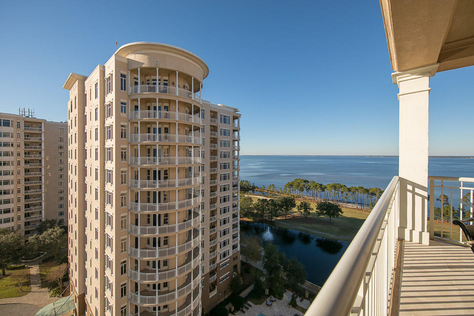 ONE WATER PLACE - Residential