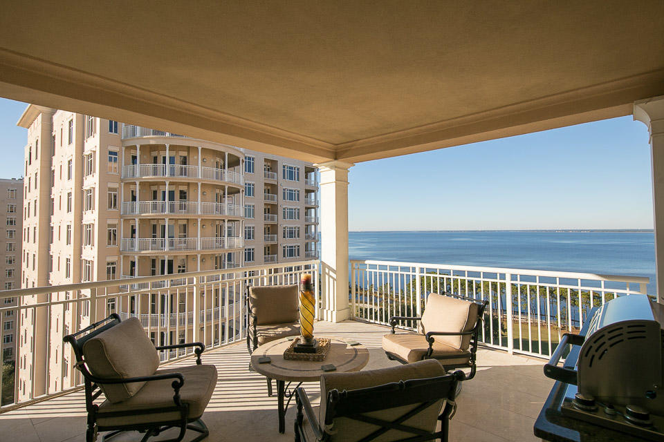 ONE WATER PLACE - Residential