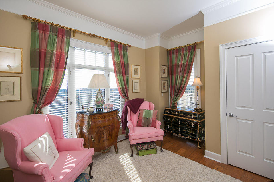 ONE WATER PLACE - Residential