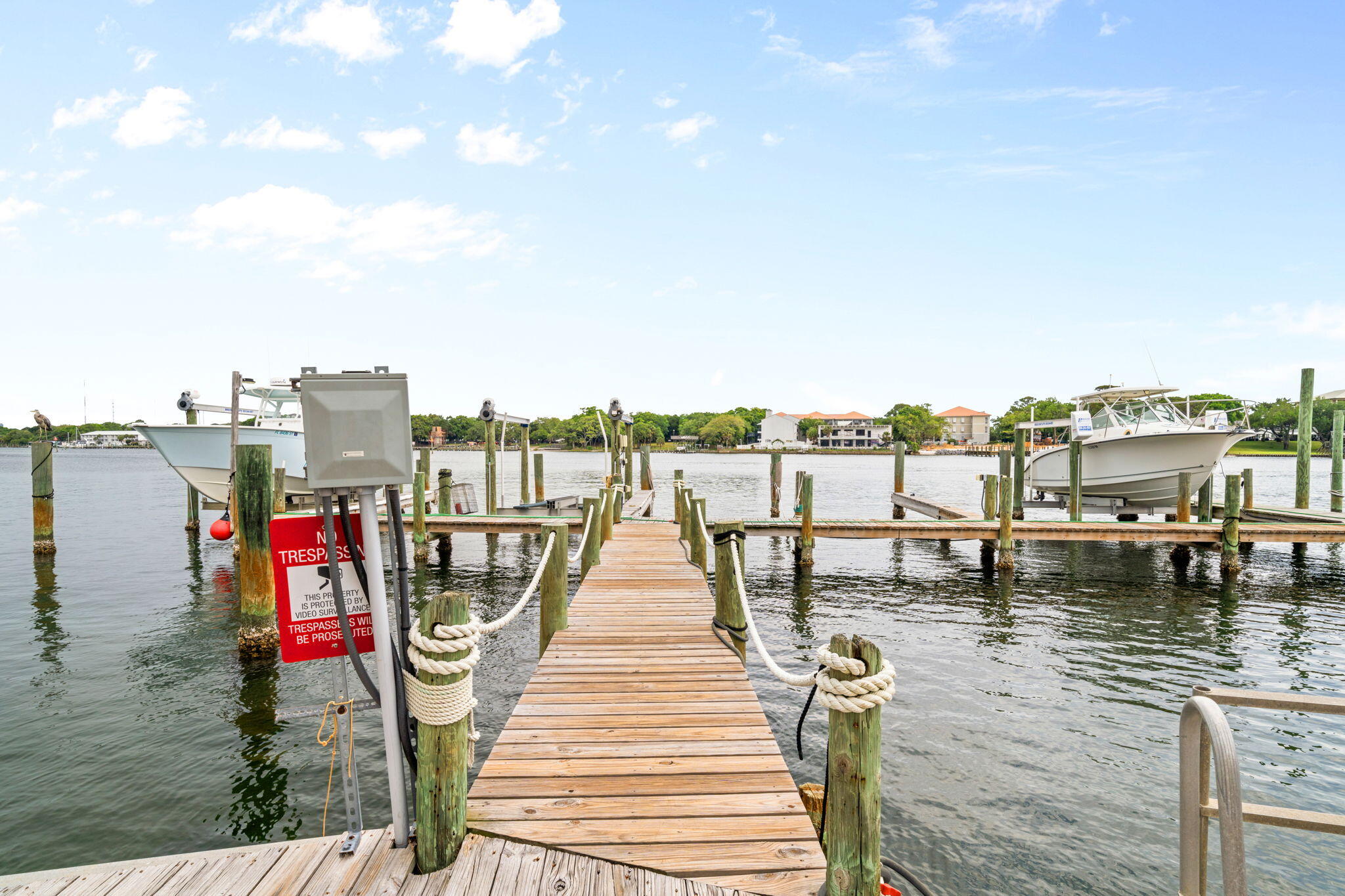 WATERWAY CONDO - Residential