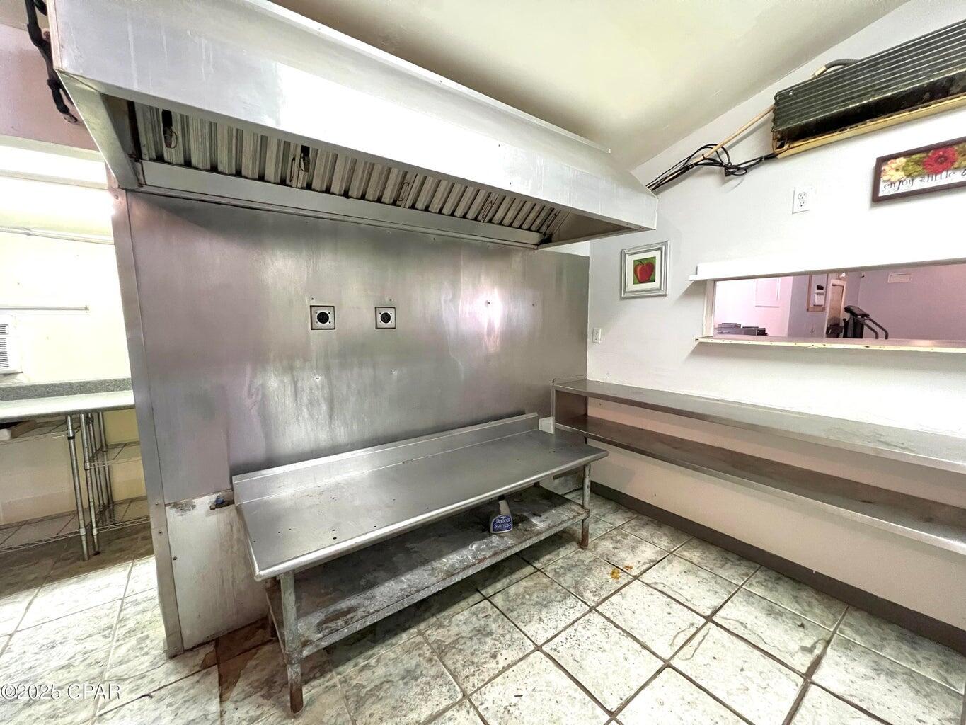 OAKWOOD HILLS UNIT 1 - Residential