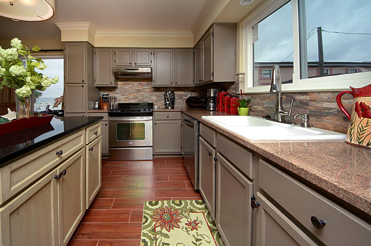 CRYSTAL PIER COURTYARD T/H - Residential