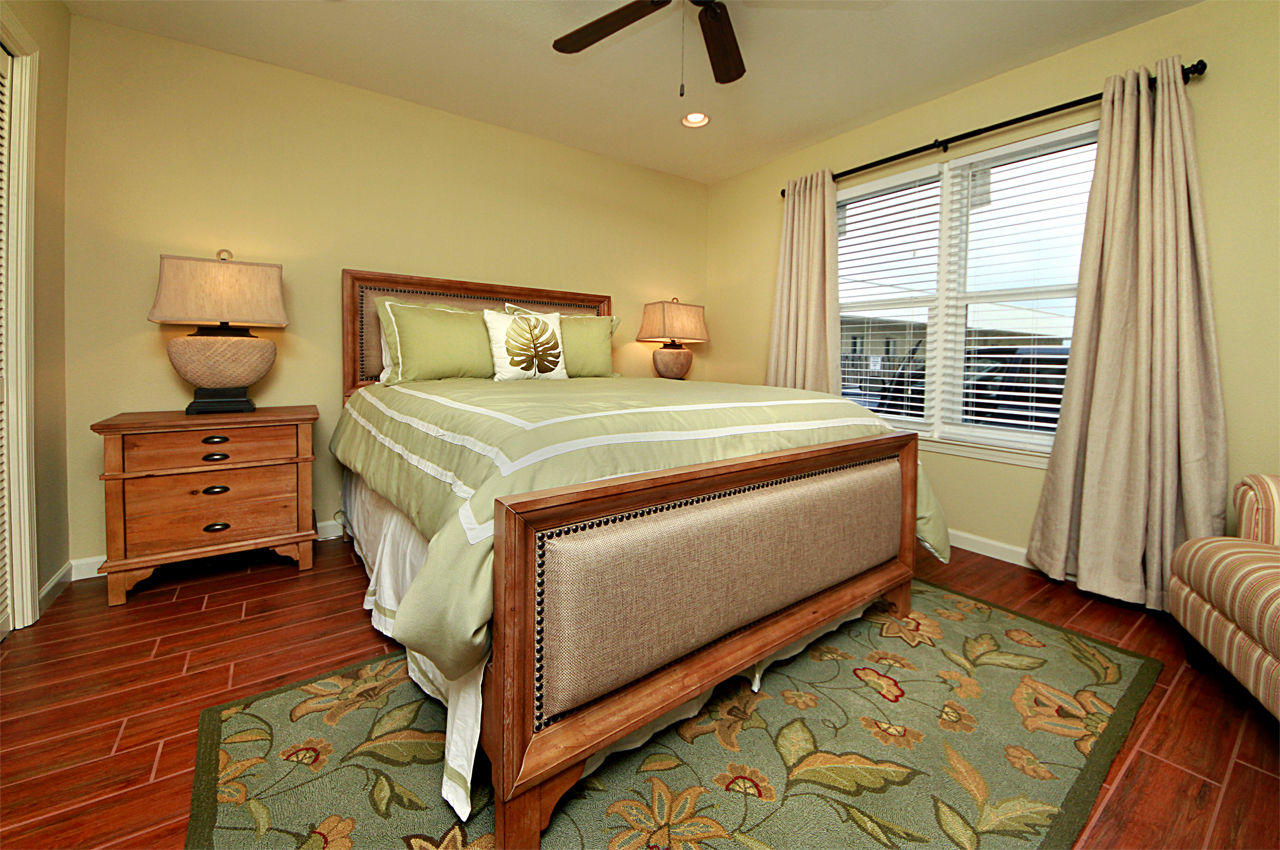 CRYSTAL PIER COURTYARD T/H - Residential