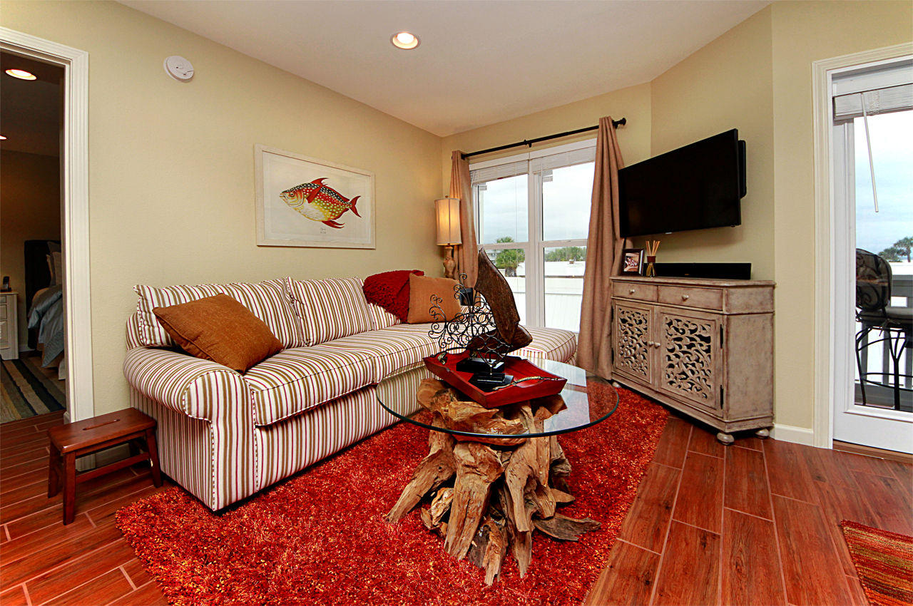 CRYSTAL PIER COURTYARD T/H - Residential