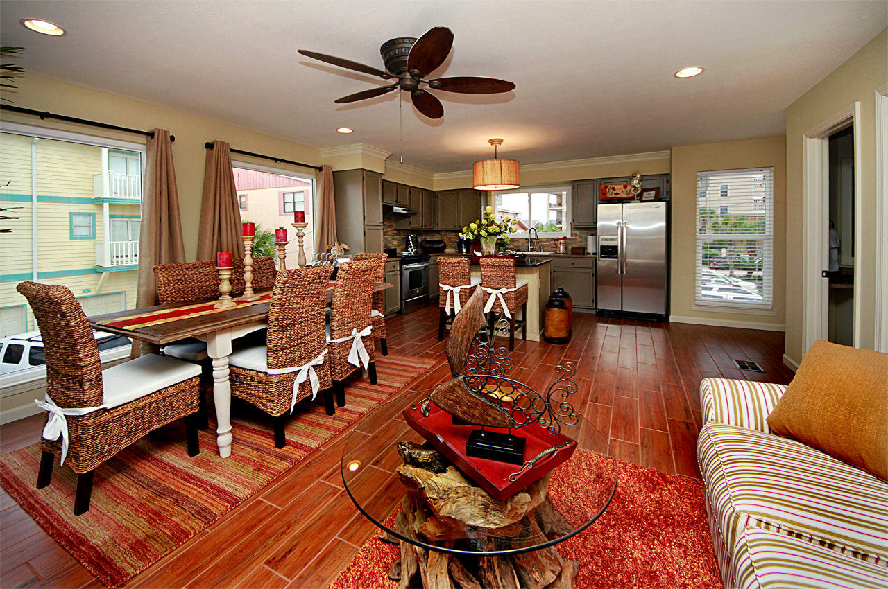 CRYSTAL PIER COURTYARD T/H - Residential