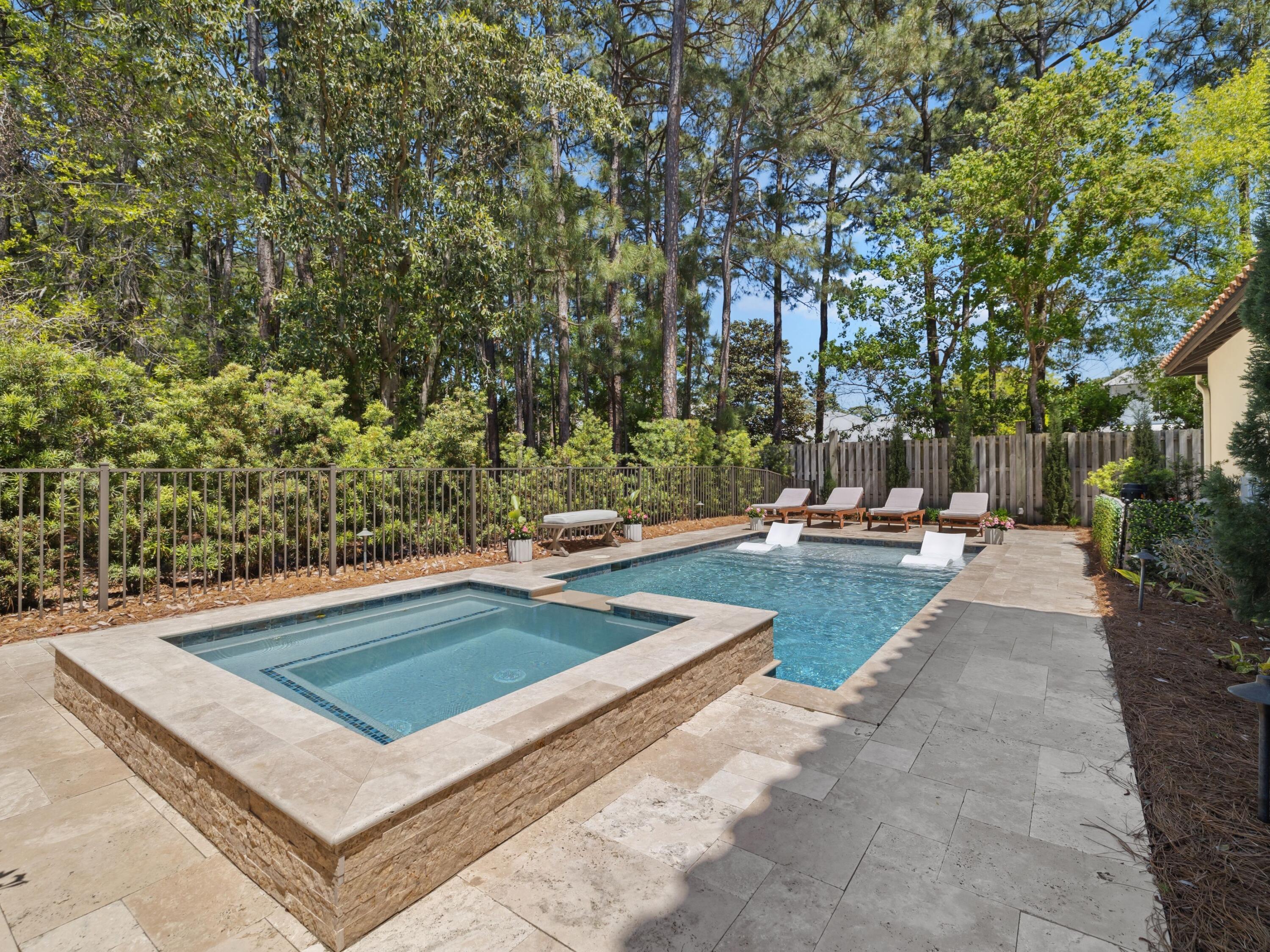 VINEYARD AT RAVEN OAKS - Residential