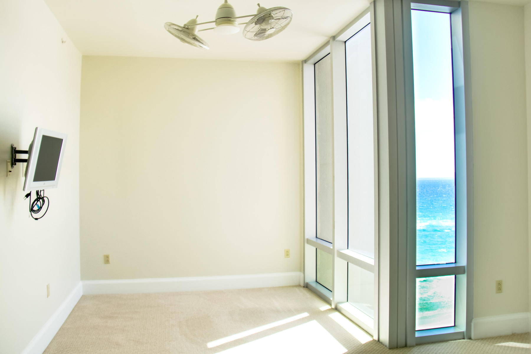 SIGNATURE BEACH - Residential