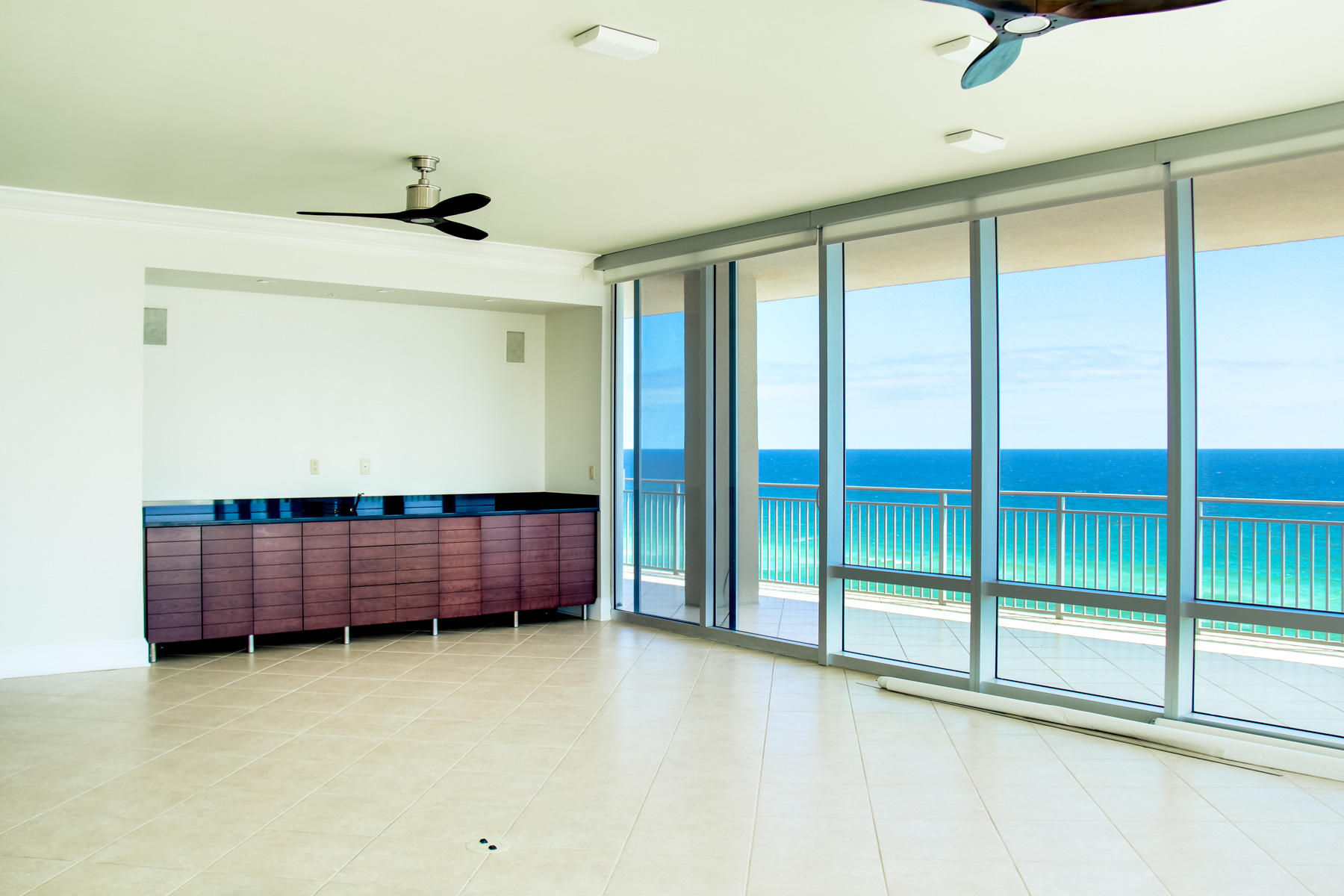 SIGNATURE BEACH - Residential