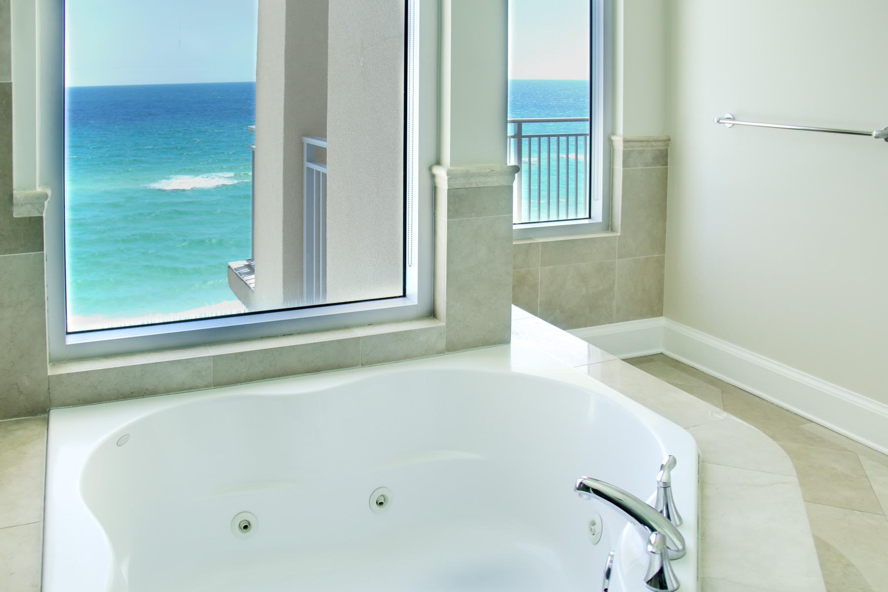 SIGNATURE BEACH - Residential