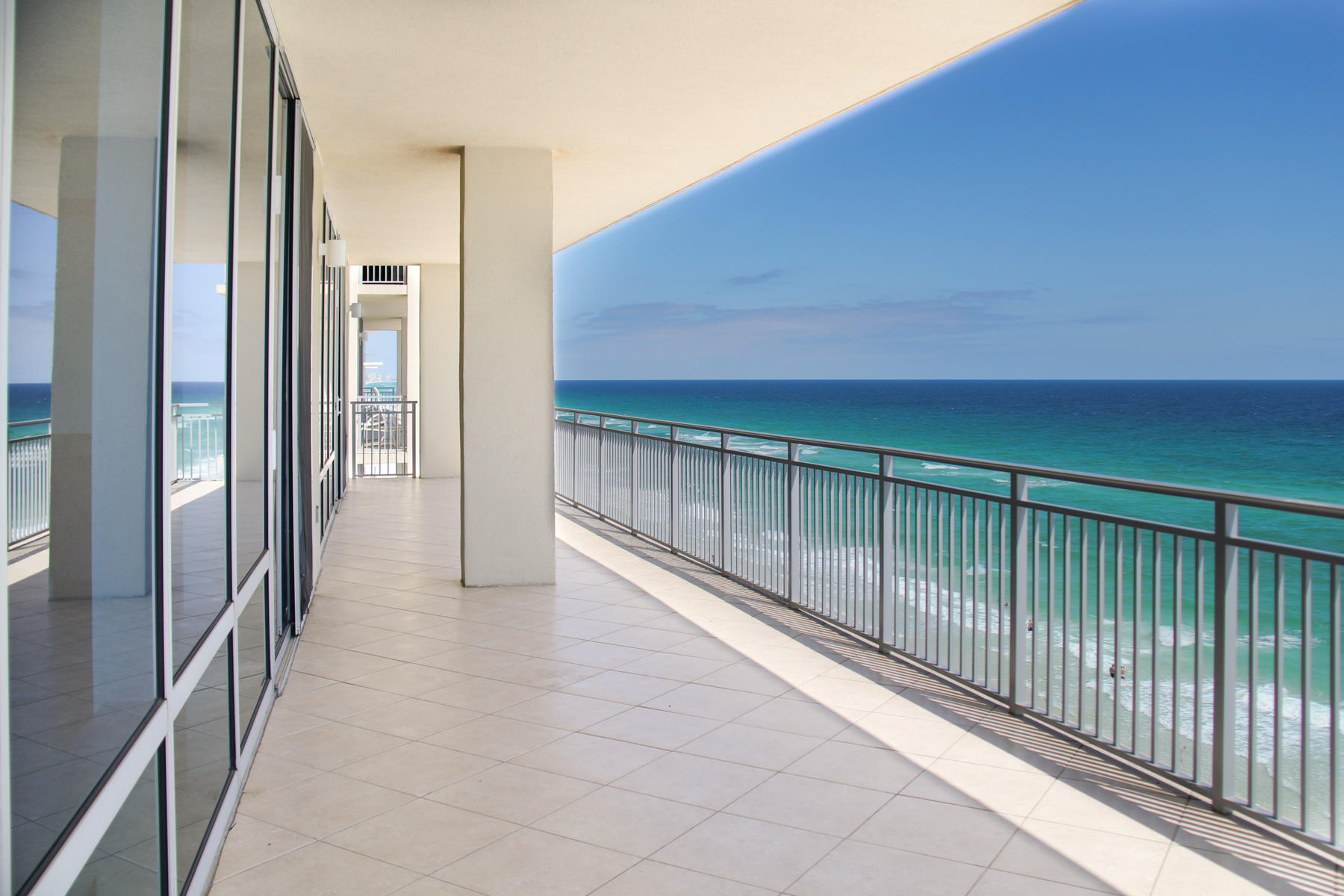 SIGNATURE BEACH - Residential