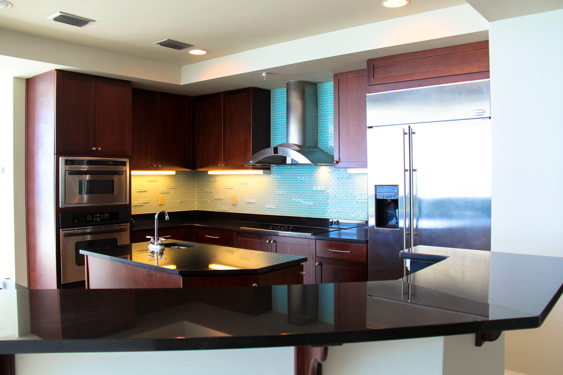 SIGNATURE BEACH - Residential