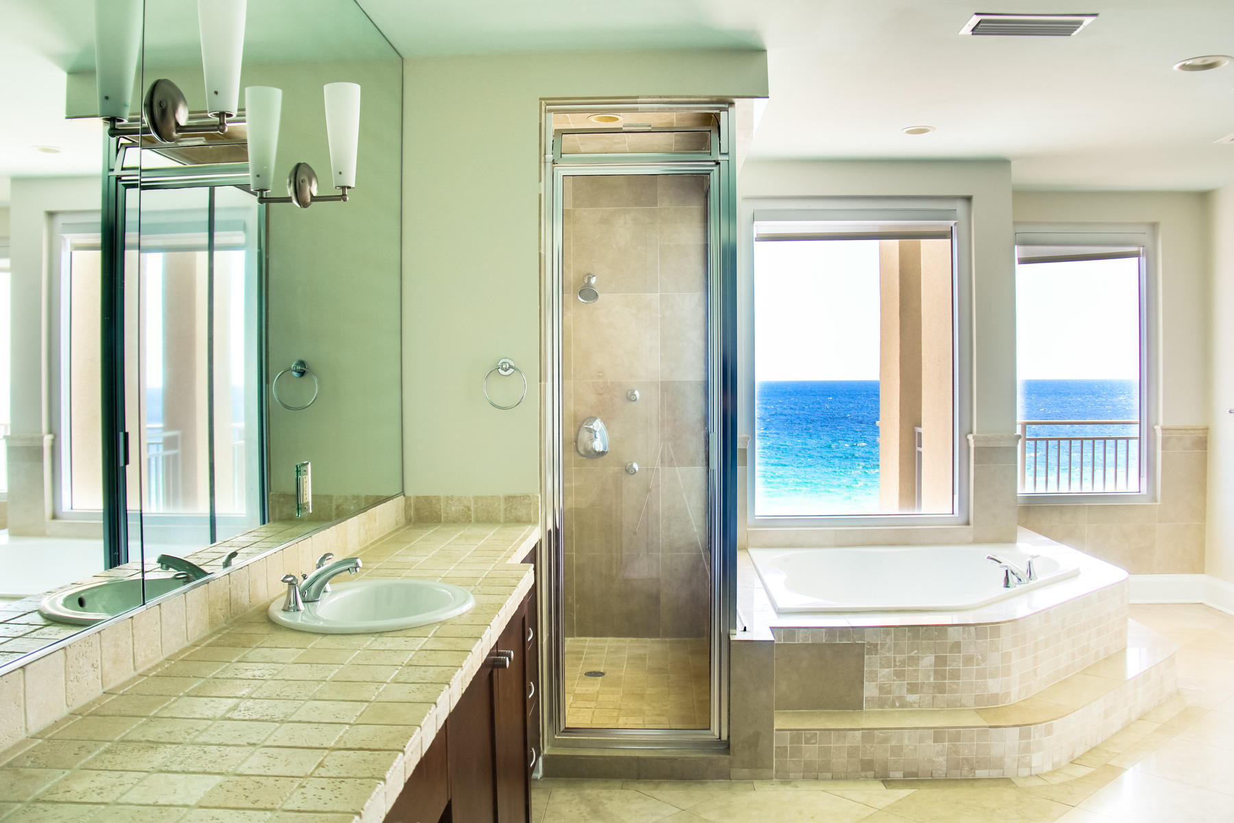 SIGNATURE BEACH - Residential