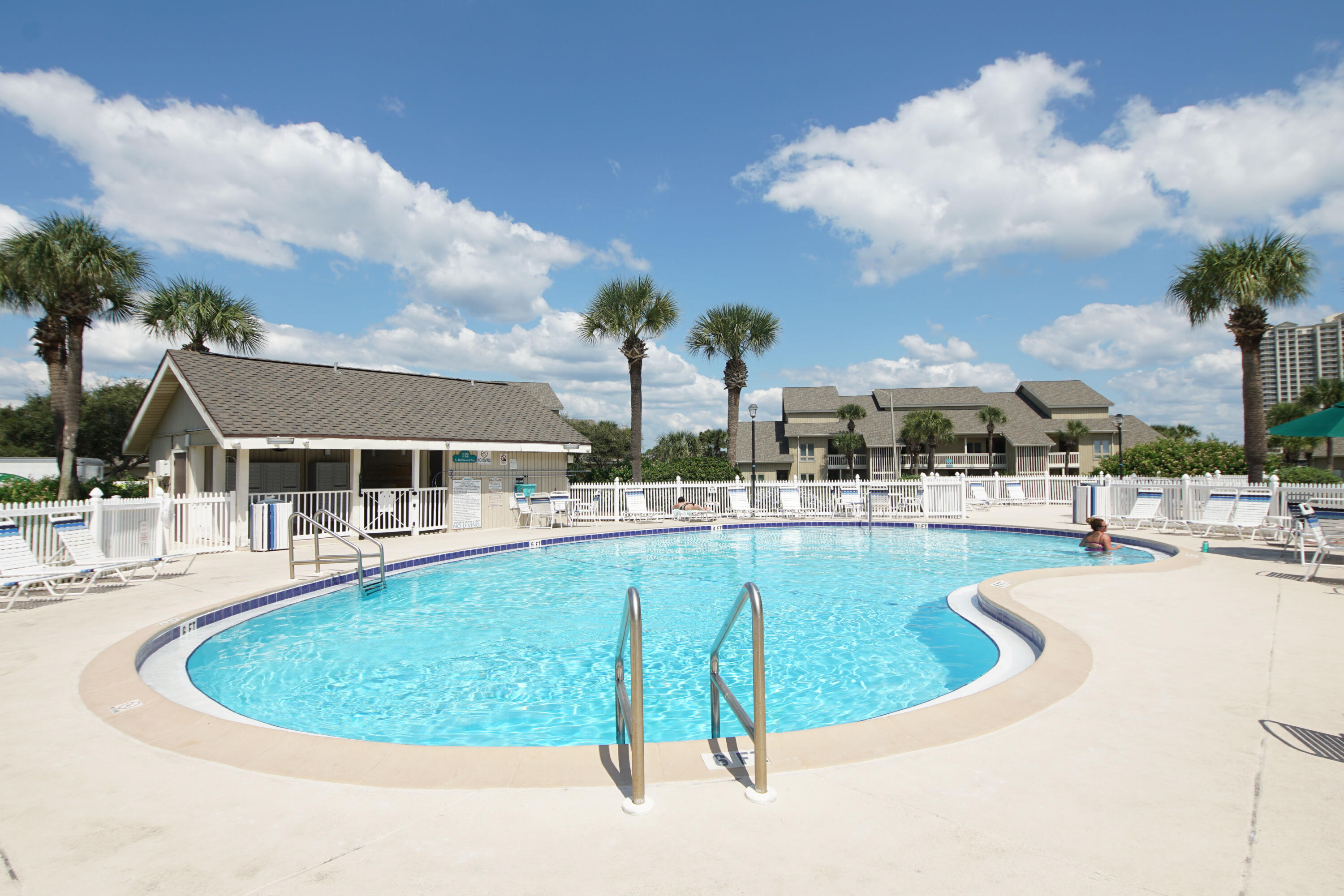 SEASCAPE CONDO PH 6A - Residential