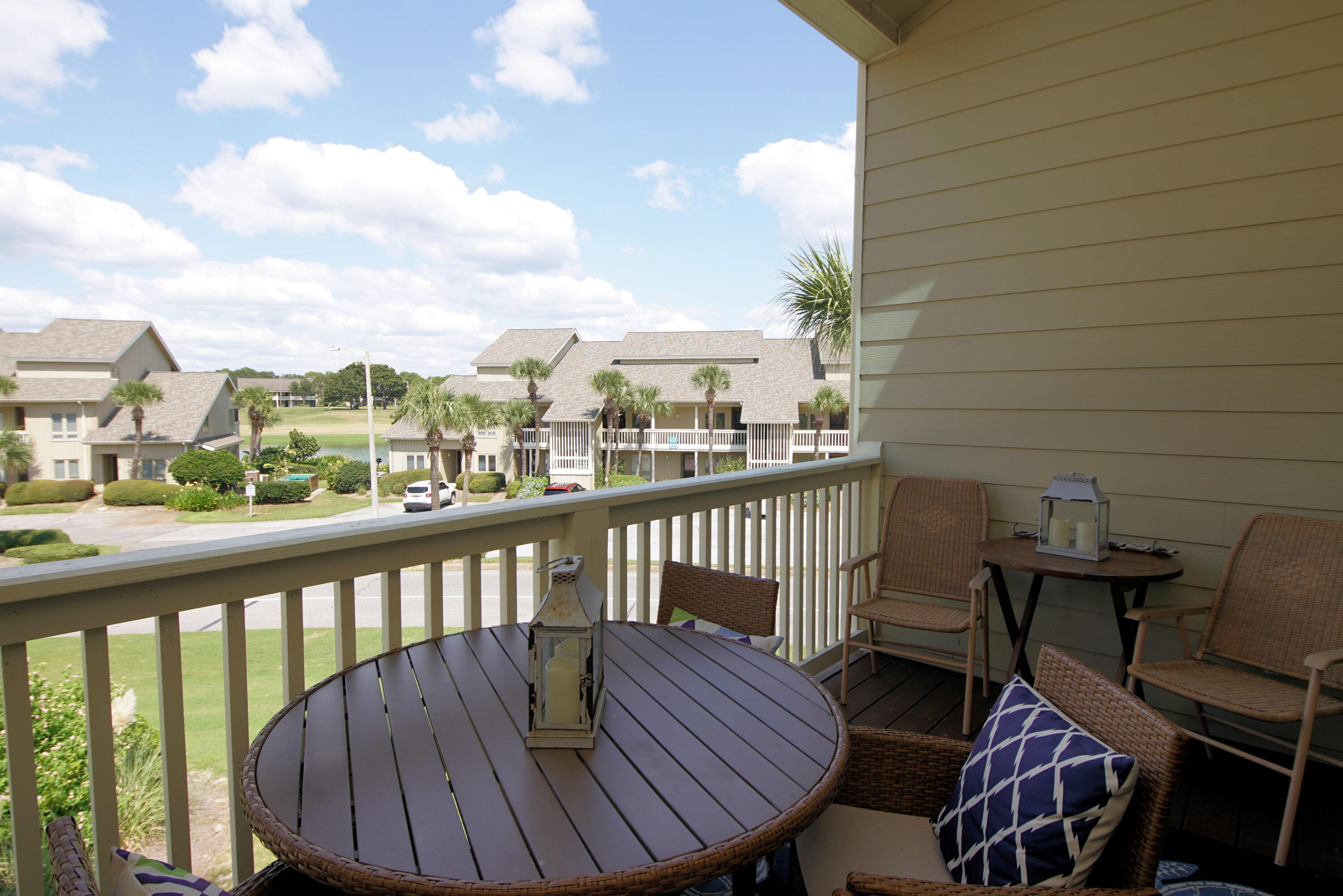 SEASCAPE CONDO PH 6A - Residential