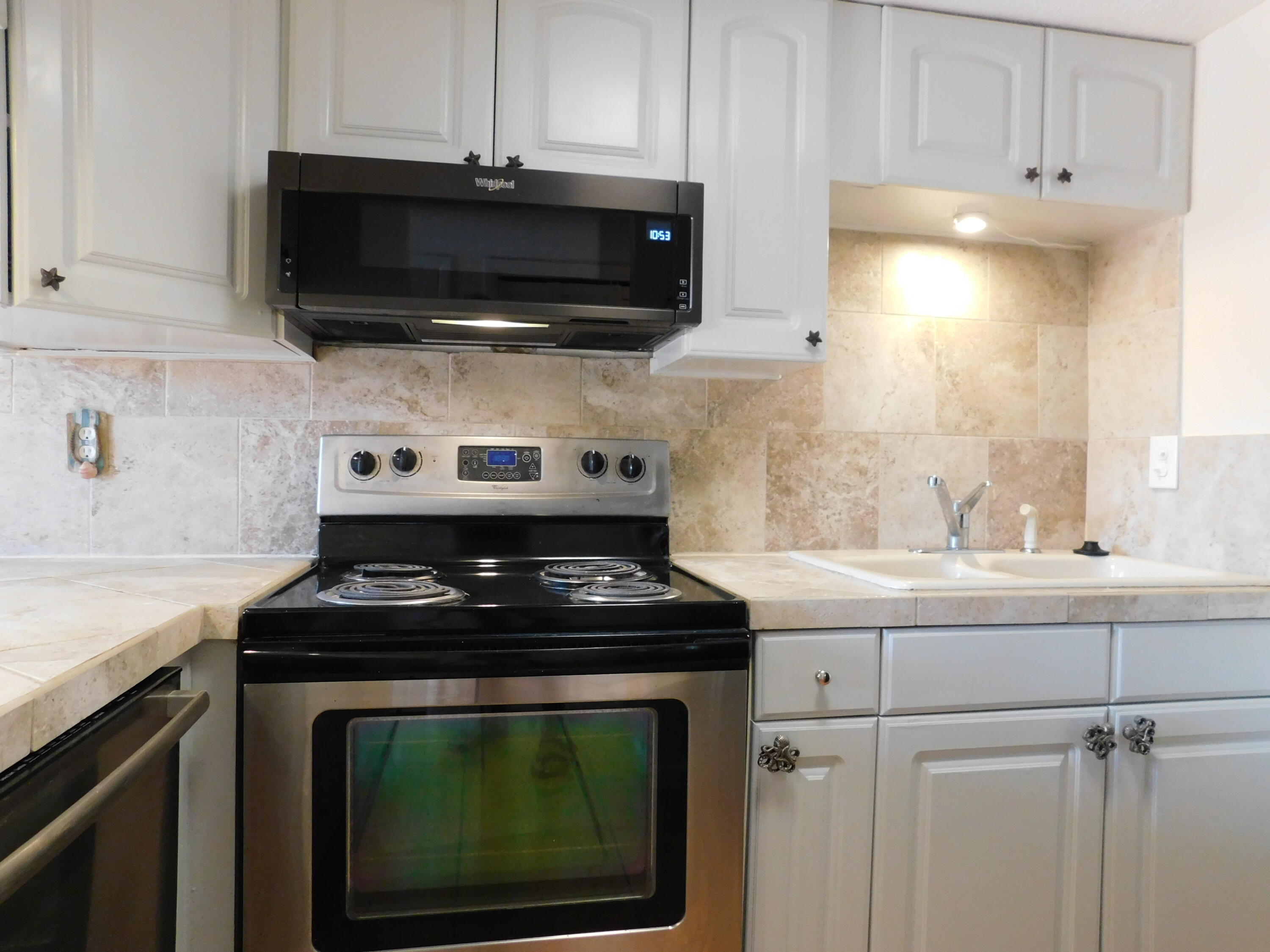 CHATEAU BY THE SEA - Residential