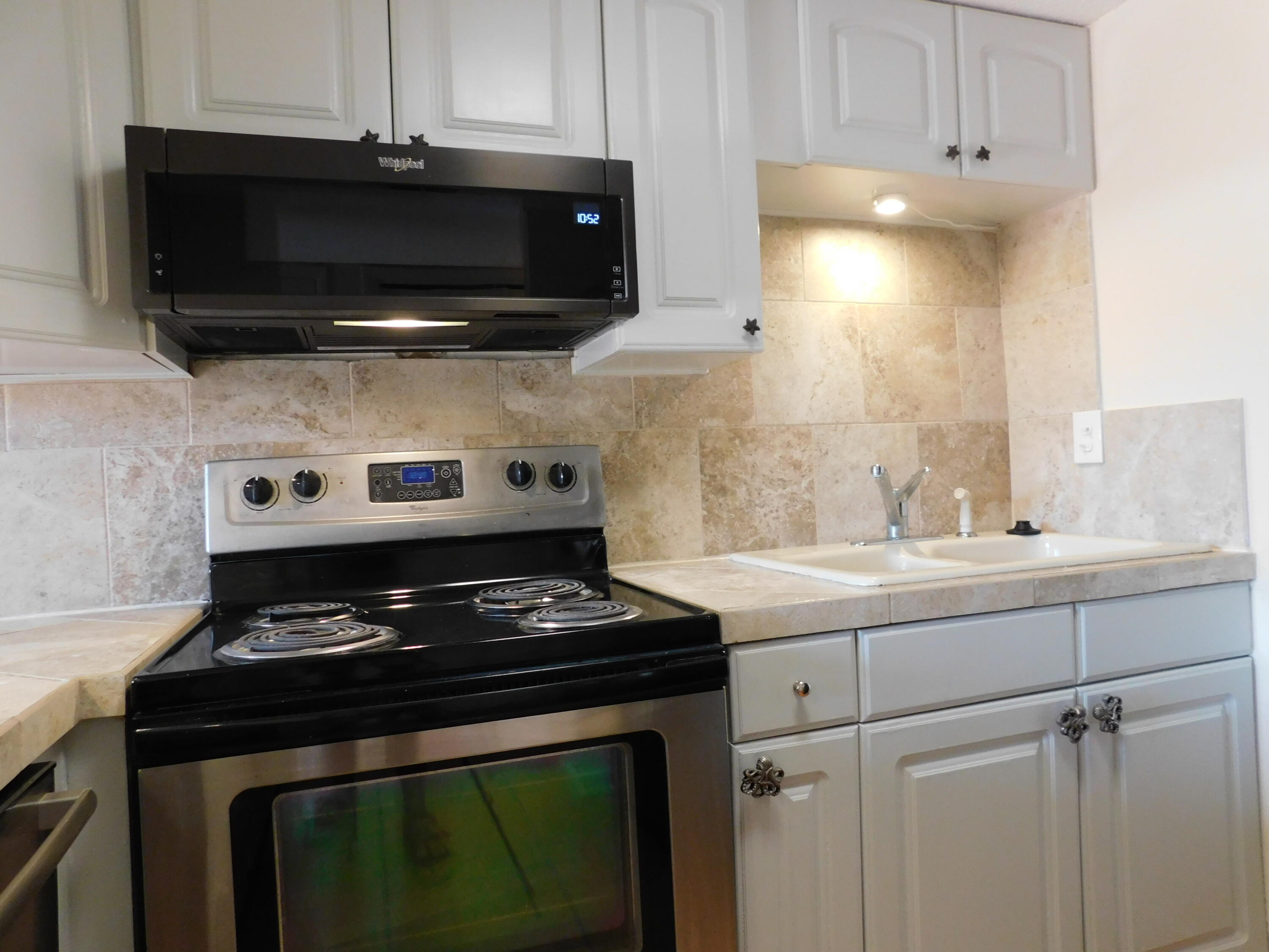 CHATEAU BY THE SEA - Residential