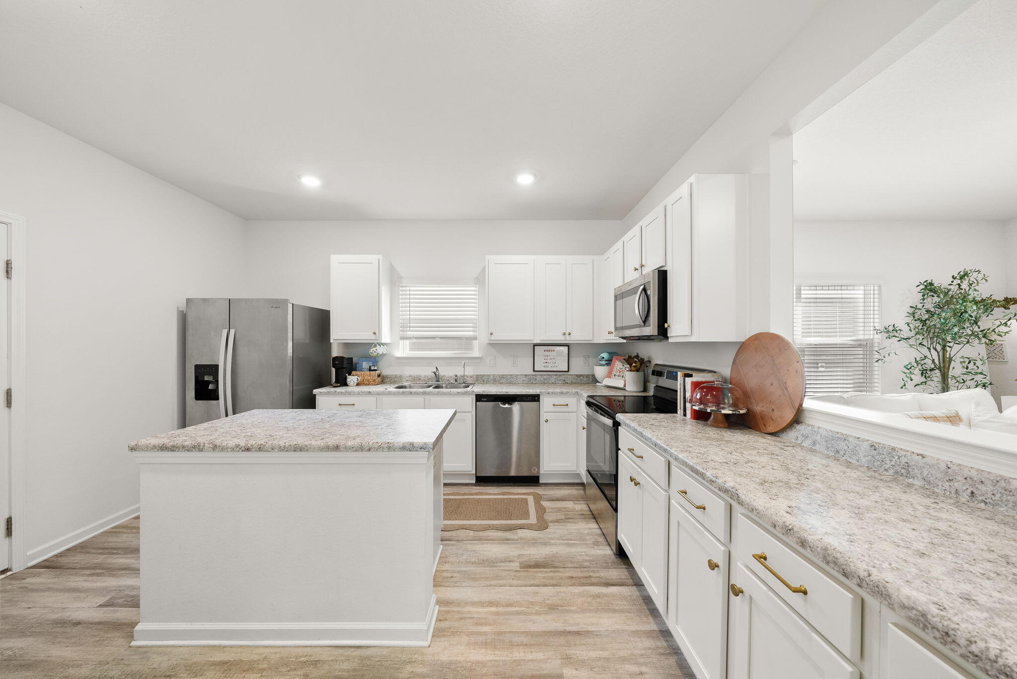 OWL'S HEAD - Residential Lease