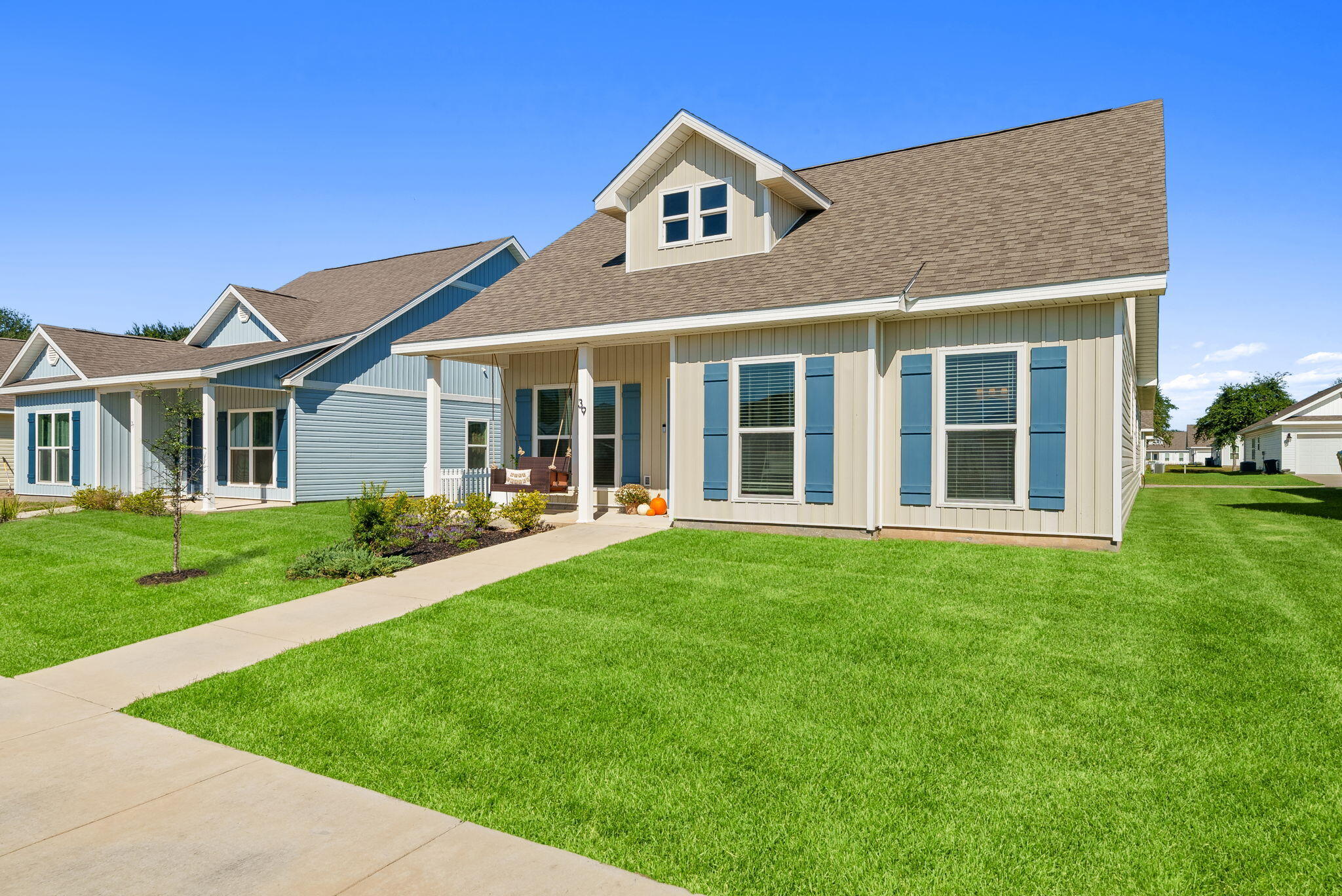 OWL'S HEAD - Residential Lease