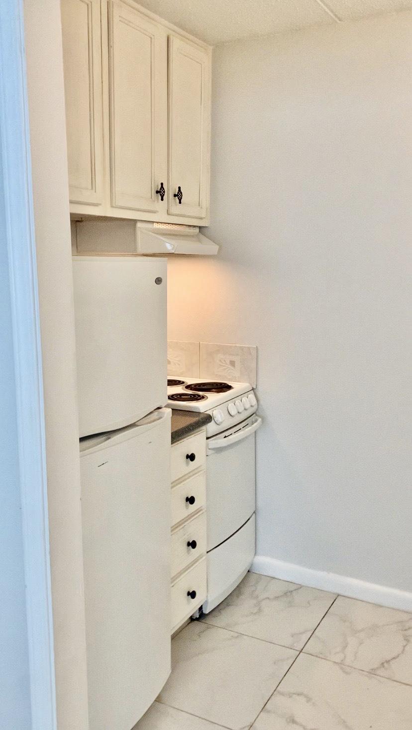 CEDARS CONDO - Residential Lease