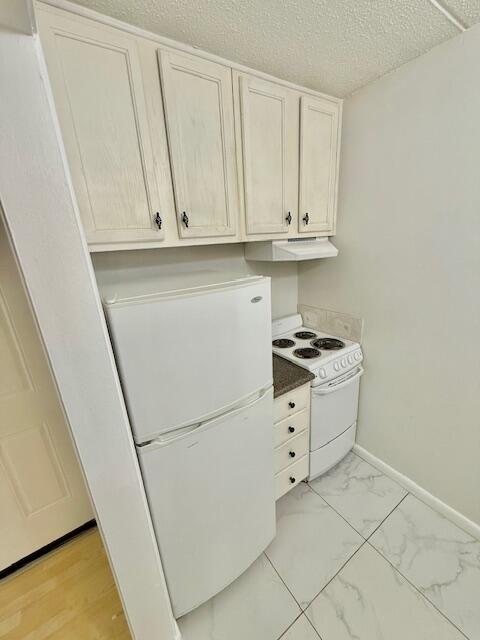 CEDARS CONDO - Residential Lease