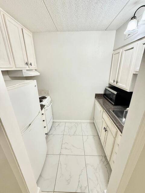 CEDARS CONDO - Residential Lease