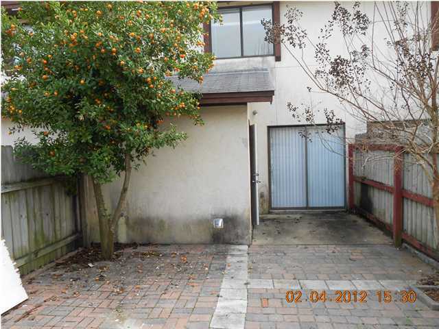 INDIAN HILLS - Residential Lease