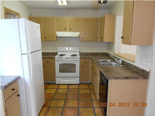 INDIAN HILLS - Residential Lease