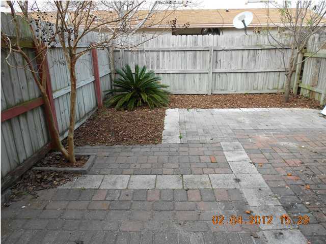 INDIAN HILLS - Residential Lease