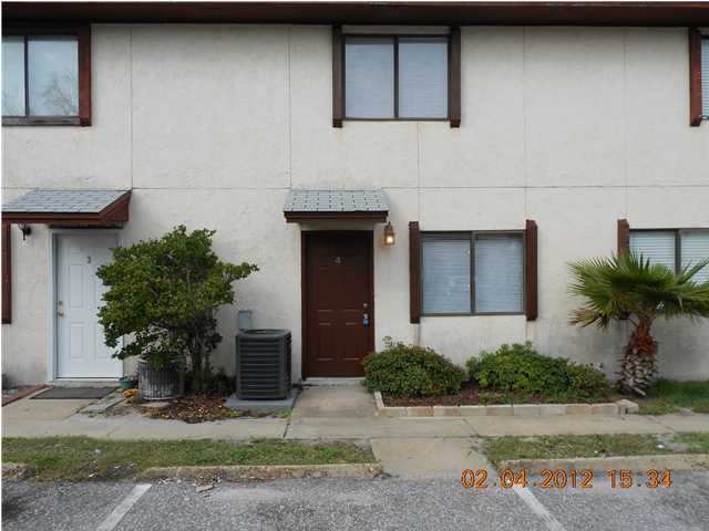 INDIAN HILLS - Residential Lease