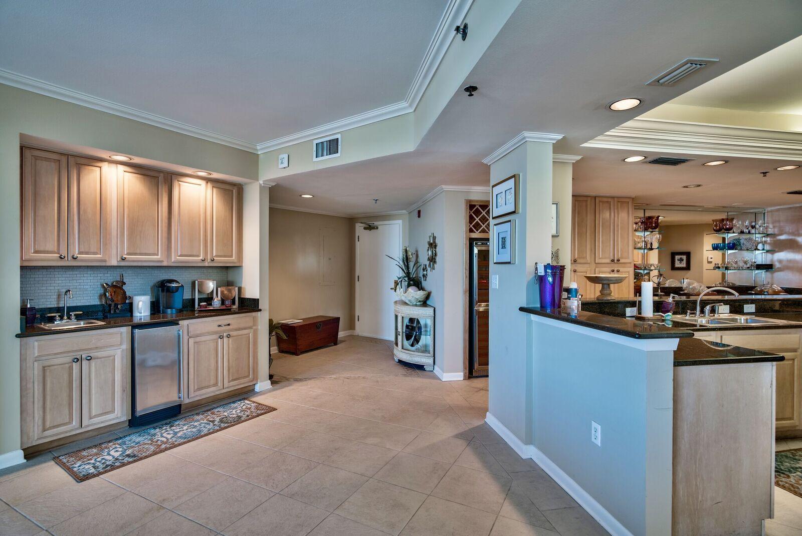 EAST PASS TOWERS CONDO PH 2 - Residential