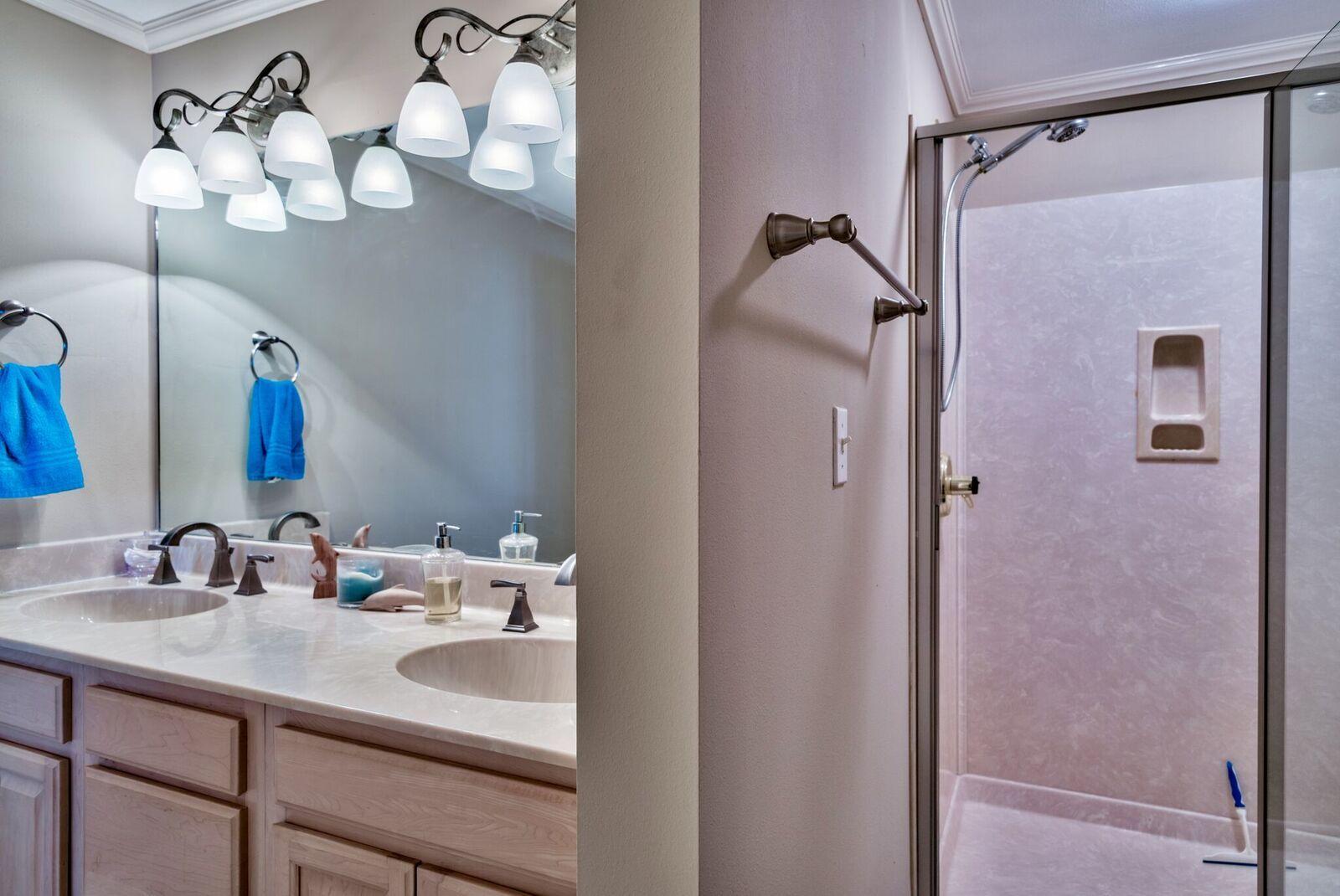 EAST PASS TOWERS CONDO PH 2 - Residential