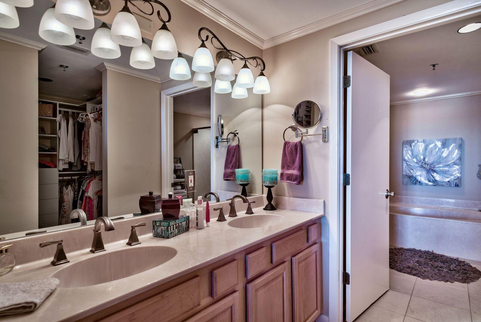 EAST PASS TOWERS CONDO PH 2 - Residential