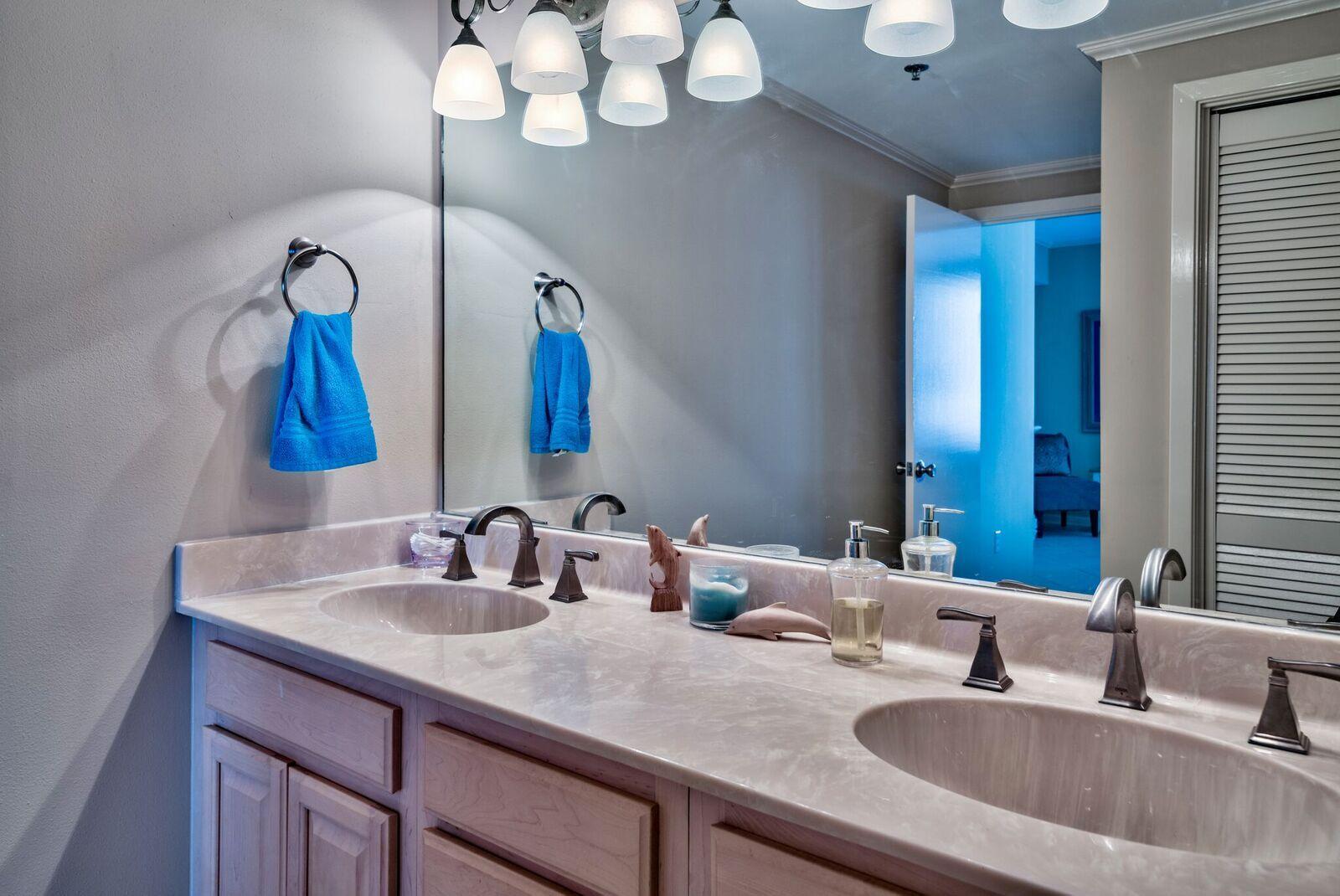 EAST PASS TOWERS CONDO PH 2 - Residential