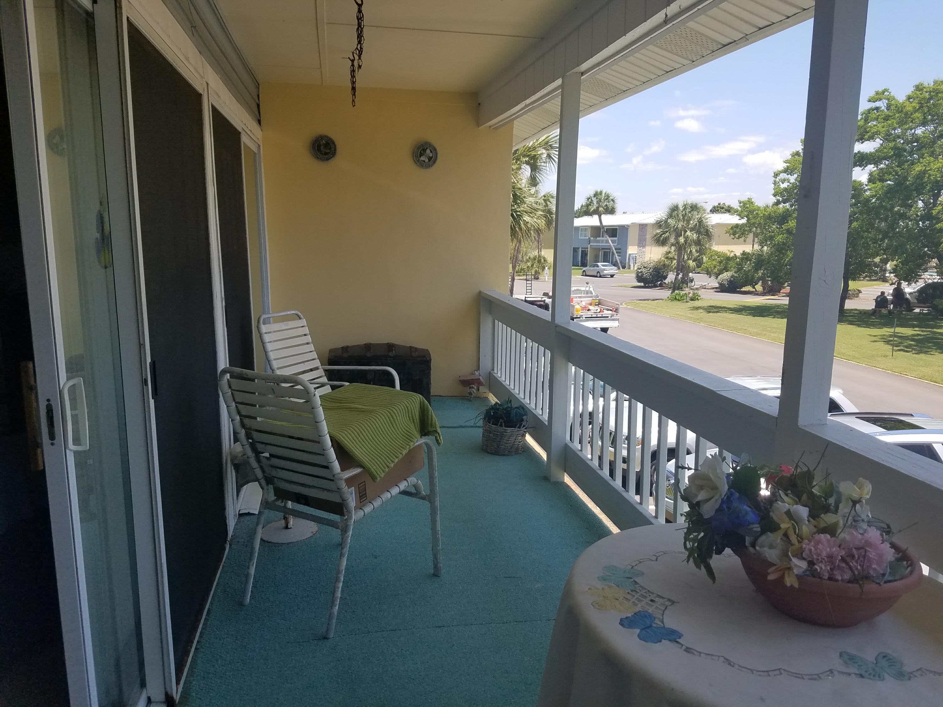Don't miss out on this deal! Gulf Terrace is centrally located in Destin and allows short term rentals. It's a gated community with 3 pools and two tennis courts.