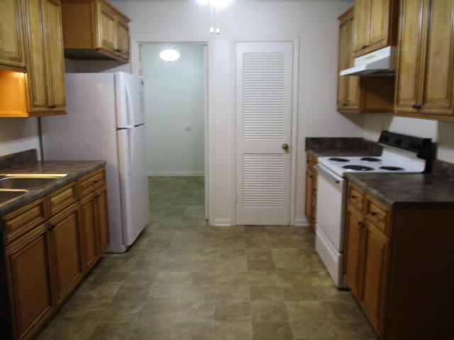 BERKSHIRE WOODS - Residential Lease