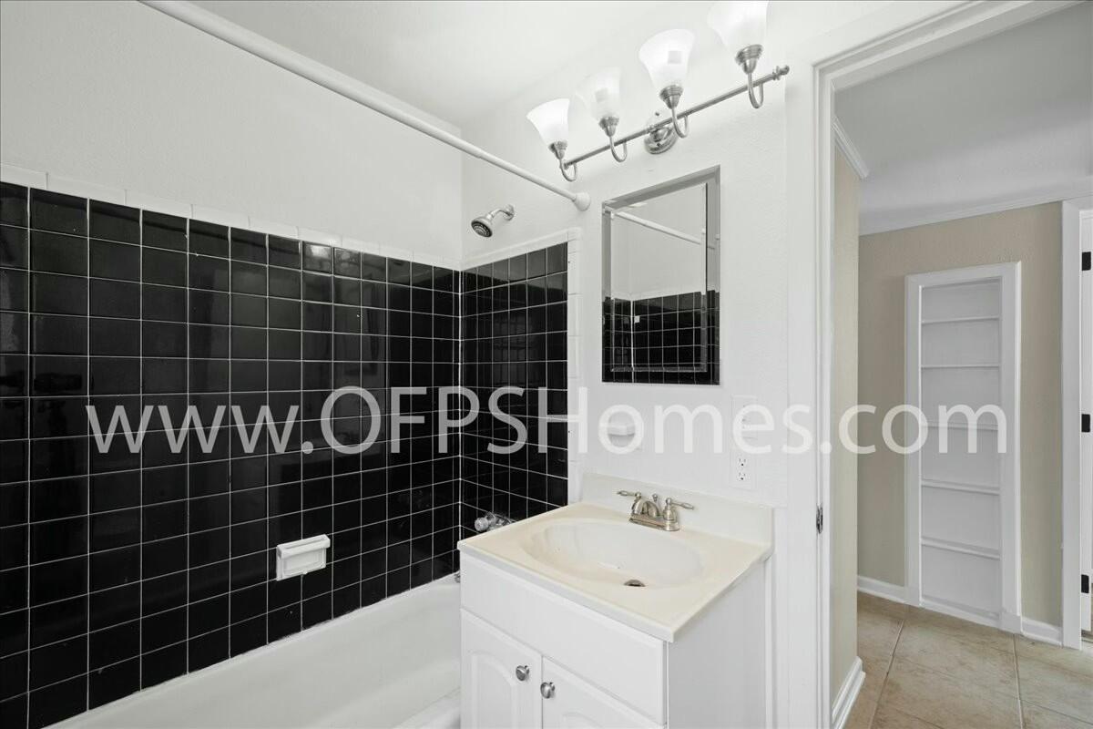 MEIGS S/D - Residential Lease