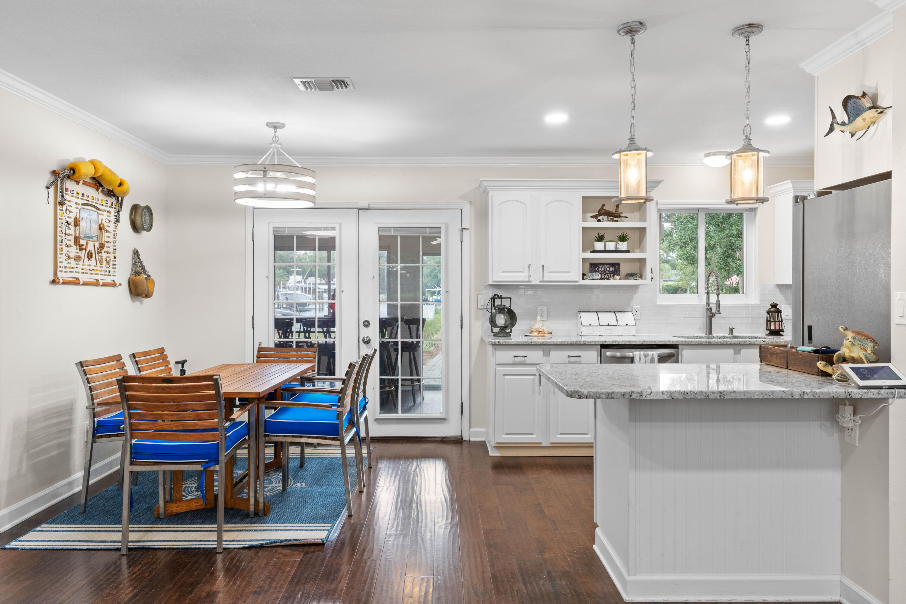 CALHOUN S/D DESTIN LOT 91 +BEG SW COR LOT 92 E 50 FT NW TO NE COR 91 THENCE S TO PT OF BEG BLK D 90 - Residential