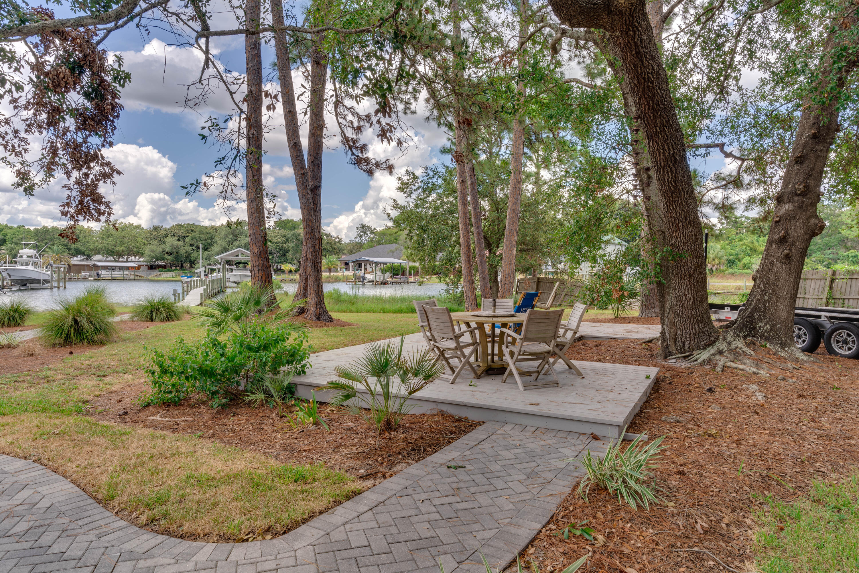 CALHOUN S/D DESTIN LOT 91 +BEG SW COR LOT 92 E 50 FT NW TO NE COR 91 THENCE S TO PT OF BEG BLK D 90 - Residential