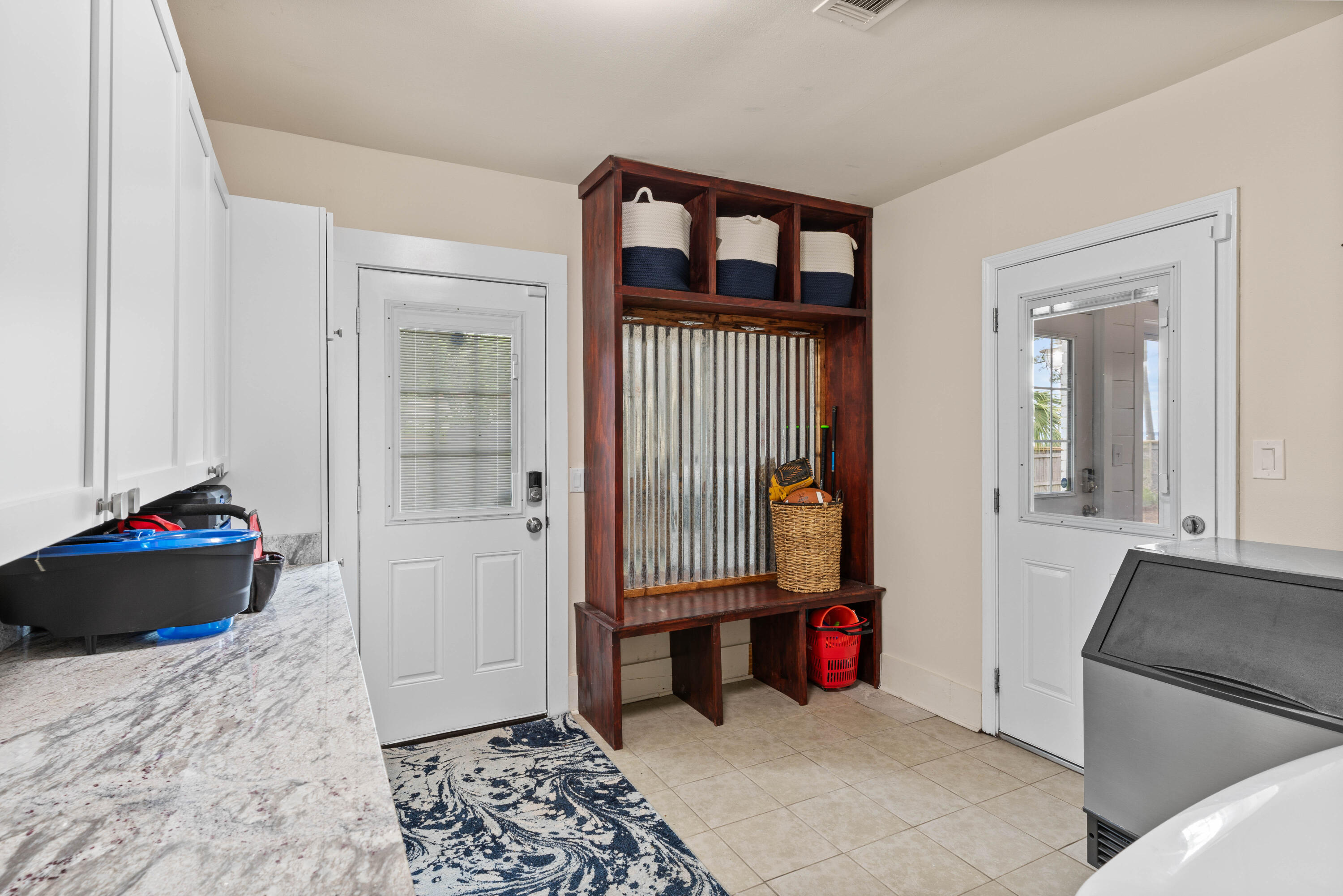 CALHOUN S/D DESTIN LOT 91 +BEG SW COR LOT 92 E 50 FT NW TO NE COR 91 THENCE S TO PT OF BEG BLK D 90 - Residential