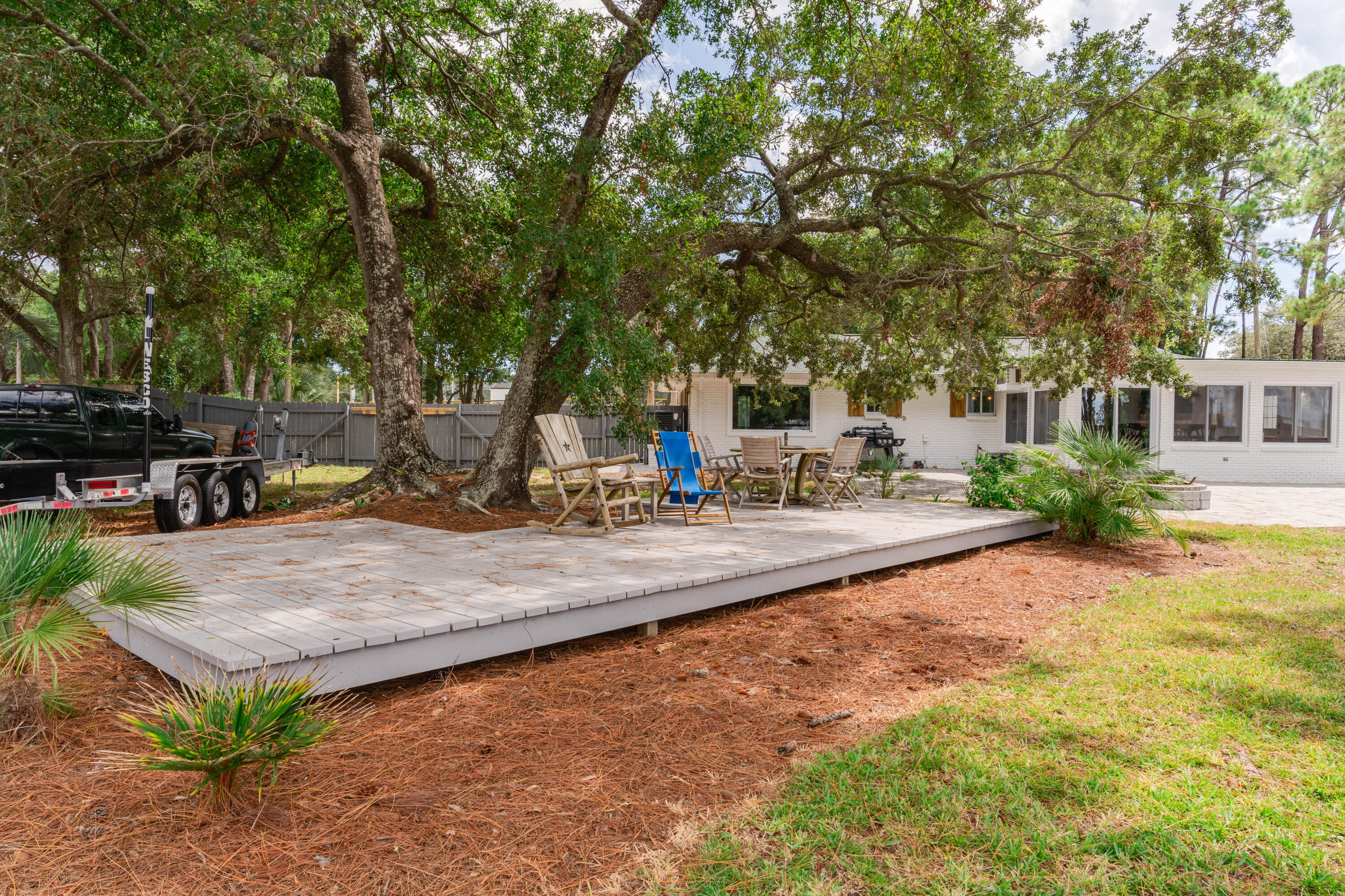 CALHOUN S/D DESTIN LOT 91 +BEG SW COR LOT 92 E 50 FT NW TO NE COR 91 THENCE S TO PT OF BEG BLK D 90 - Residential