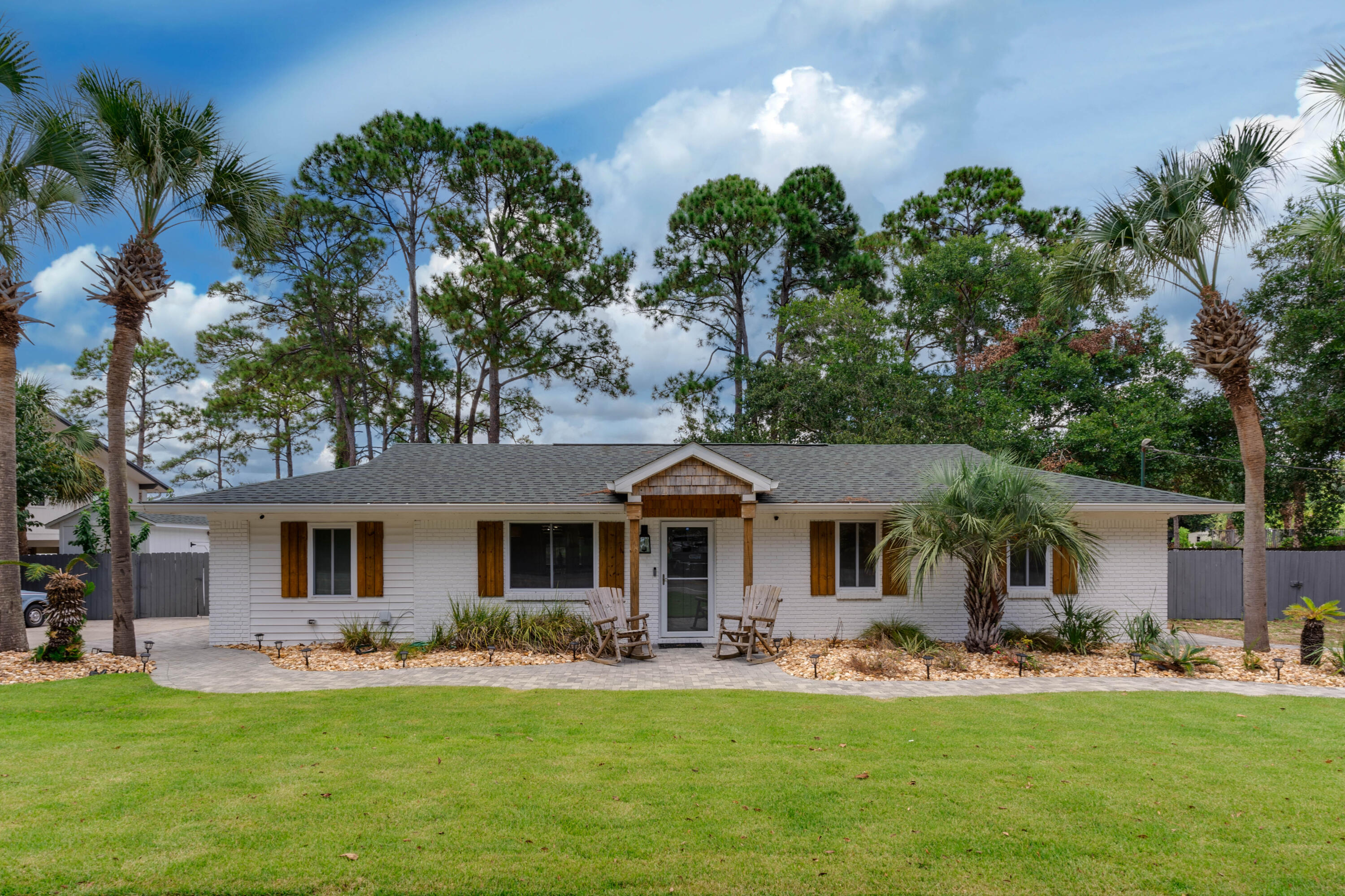 CALHOUN S/D DESTIN LOT 91 +BEG SW COR LOT 92 E 50 FT NW TO NE COR 91 THENCE S TO PT OF BEG BLK D 90 - Residential