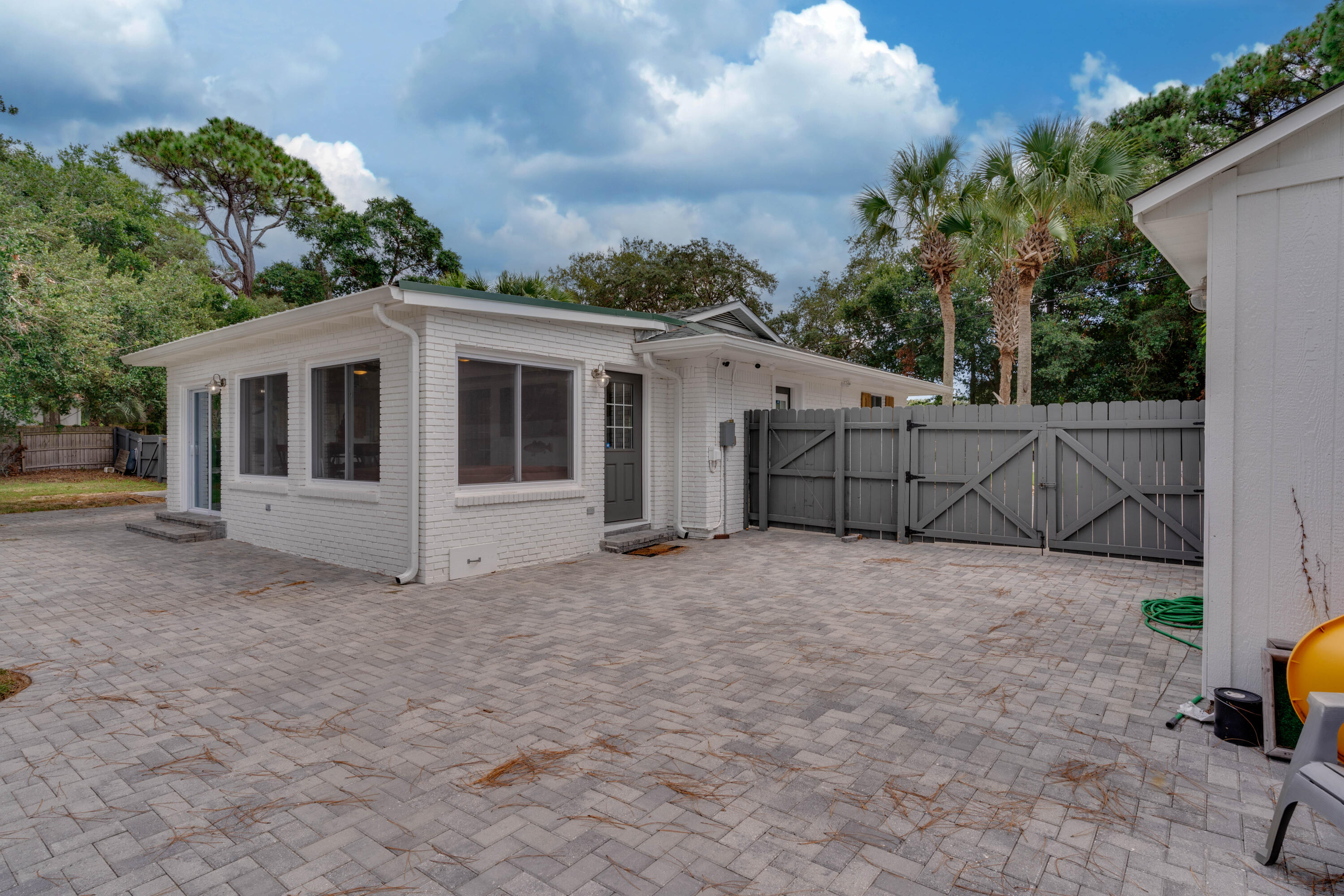 CALHOUN S/D DESTIN LOT 91 +BEG SW COR LOT 92 E 50 FT NW TO NE COR 91 THENCE S TO PT OF BEG BLK D 90 - Residential