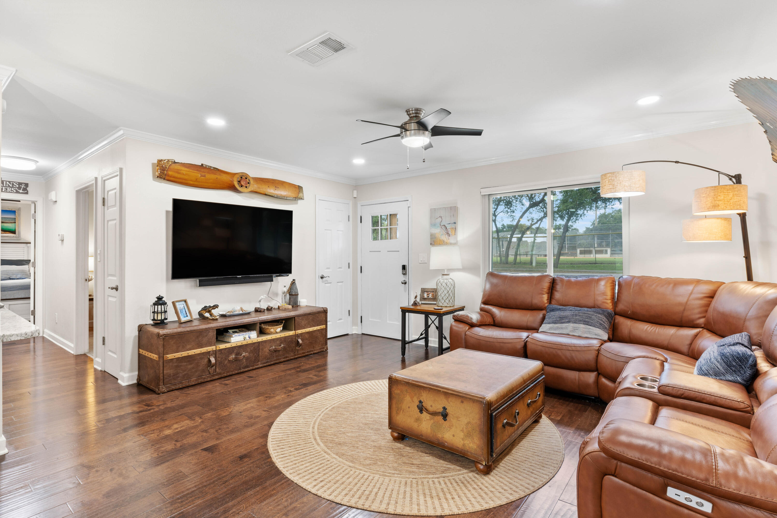 CALHOUN S/D DESTIN LOT 91 +BEG SW COR LOT 92 E 50 FT NW TO NE COR 91 THENCE S TO PT OF BEG BLK D 90 - Residential