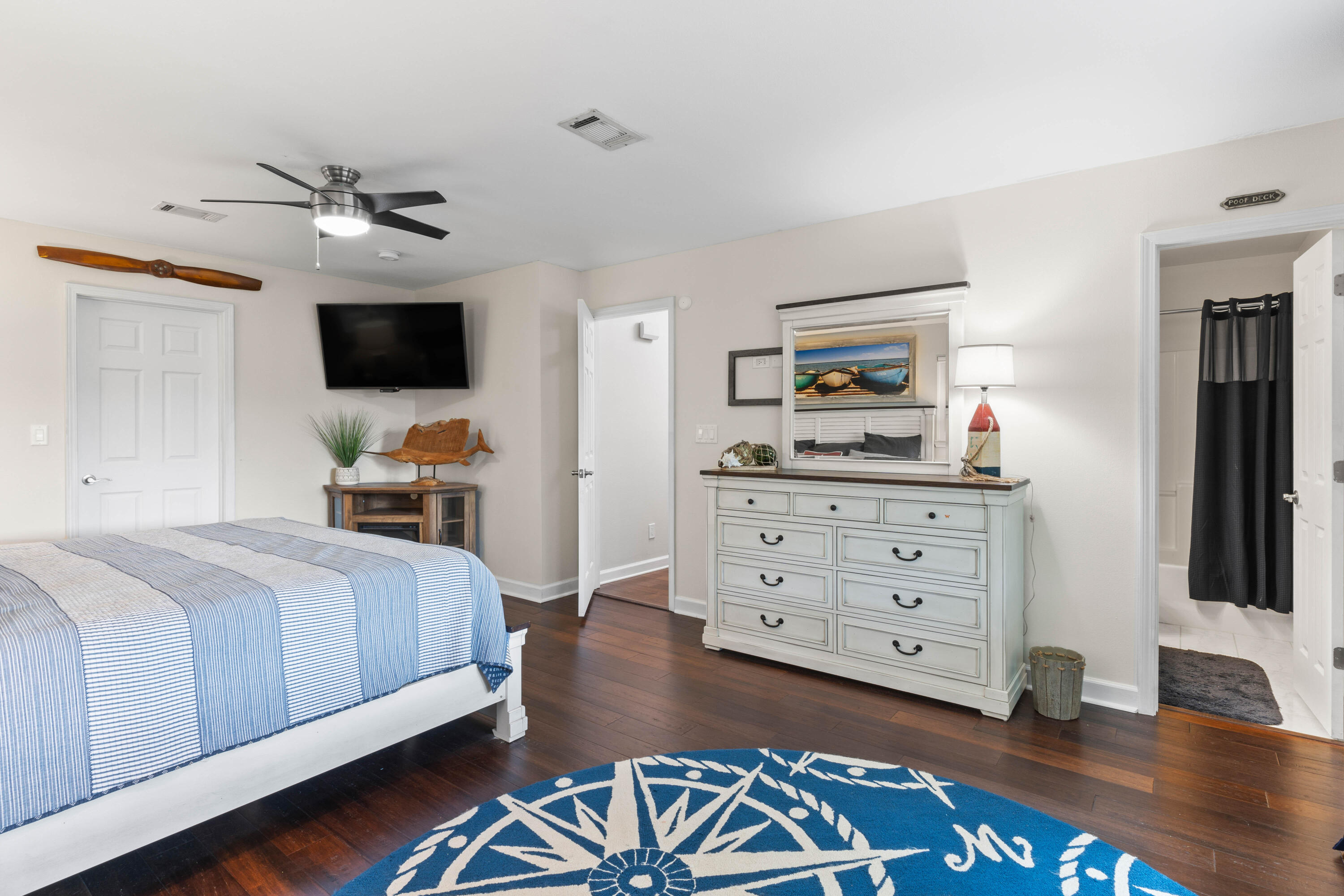 CALHOUN S/D DESTIN LOT 91 +BEG SW COR LOT 92 E 50 FT NW TO NE COR 91 THENCE S TO PT OF BEG BLK D 90 - Residential