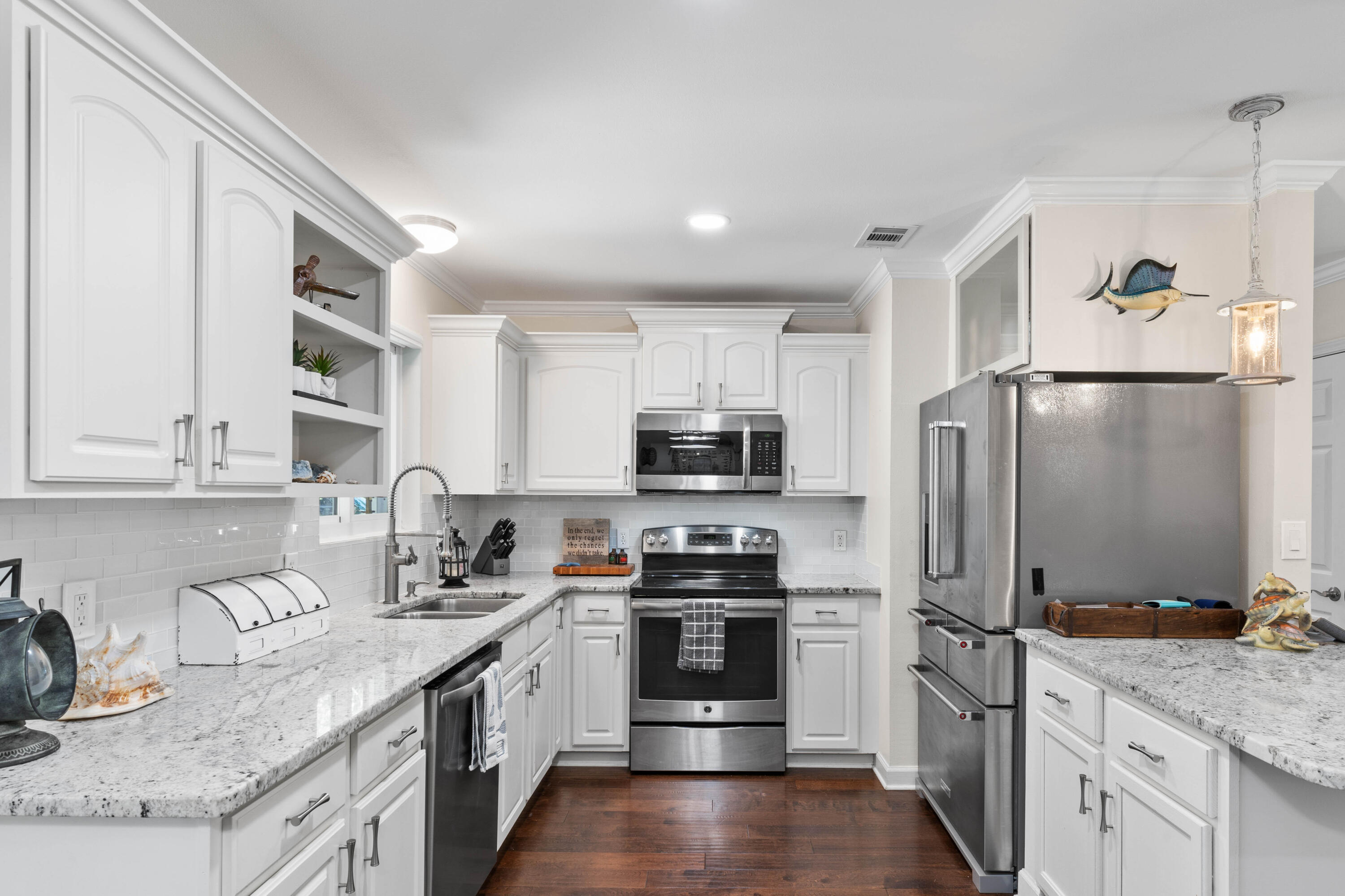 CALHOUN S/D DESTIN LOT 91 +BEG SW COR LOT 92 E 50 FT NW TO NE COR 91 THENCE S TO PT OF BEG BLK D 90 - Residential