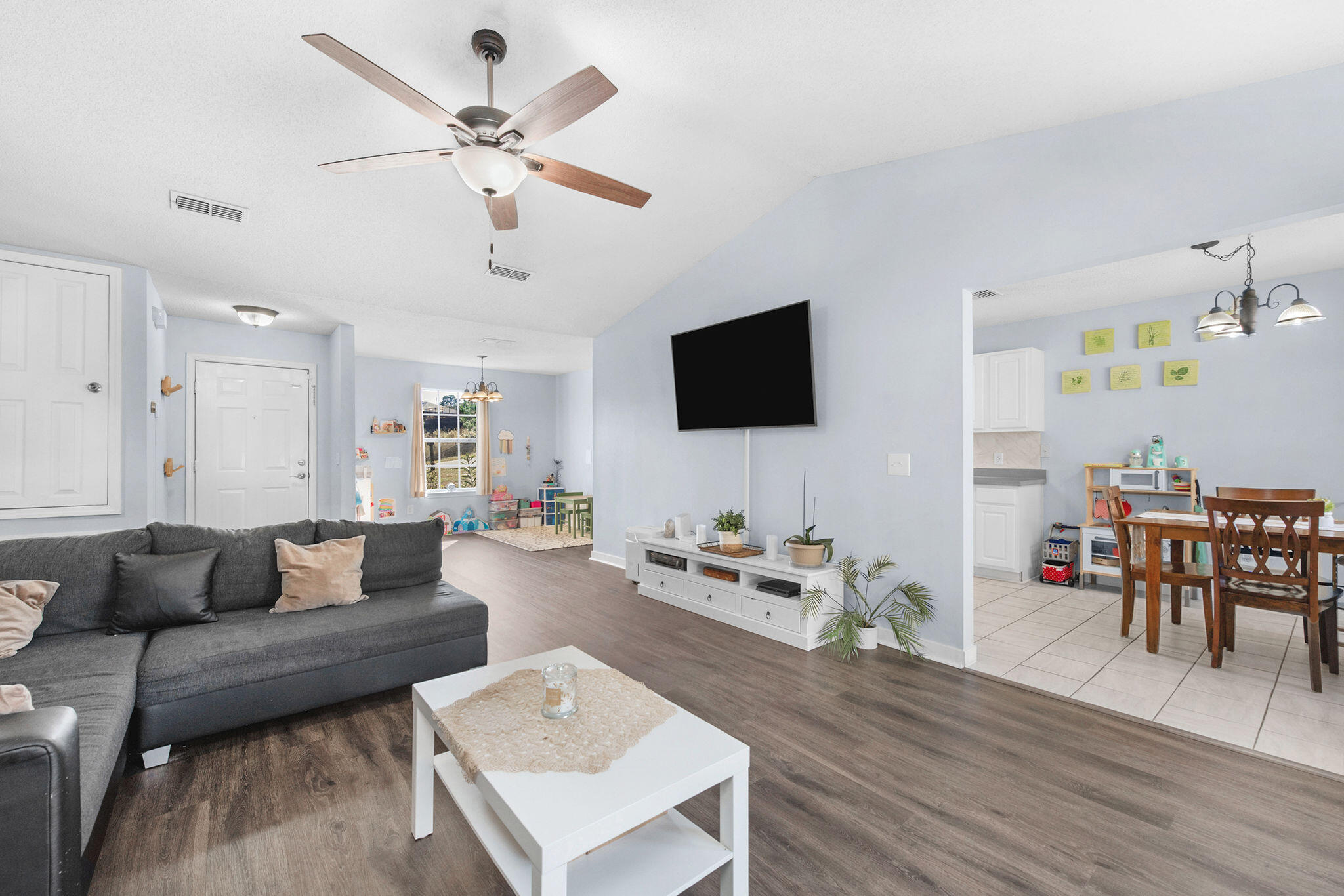 COUNTRYVIEW ESTATES 10TH ADDN - Residential