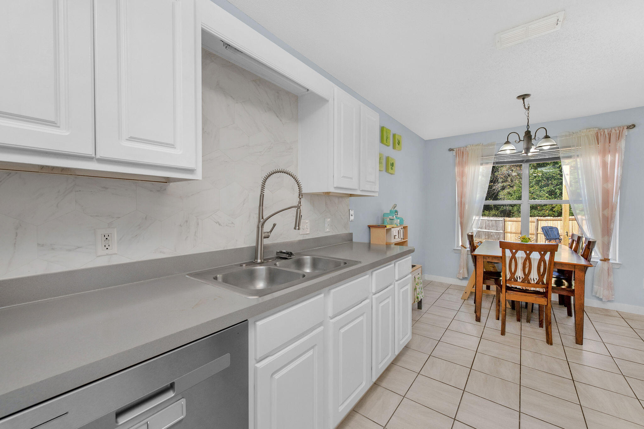 COUNTRYVIEW ESTATES 10TH ADDN - Residential