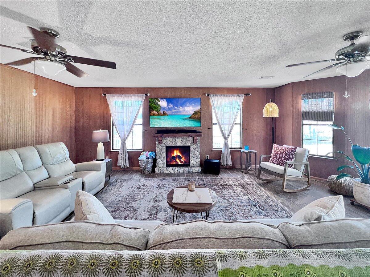 NO RECORDED SUBDIVISION - Residential