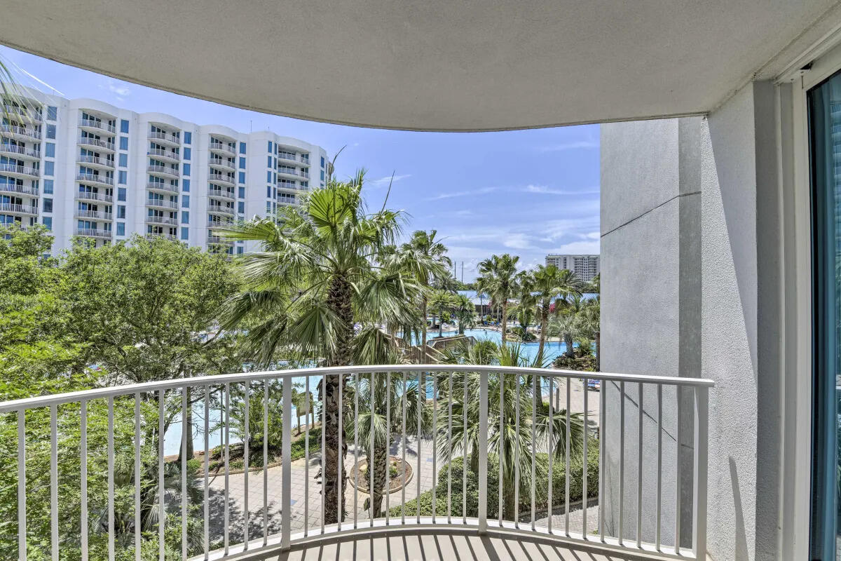 THE PALMS OF DESTIN - Residential
