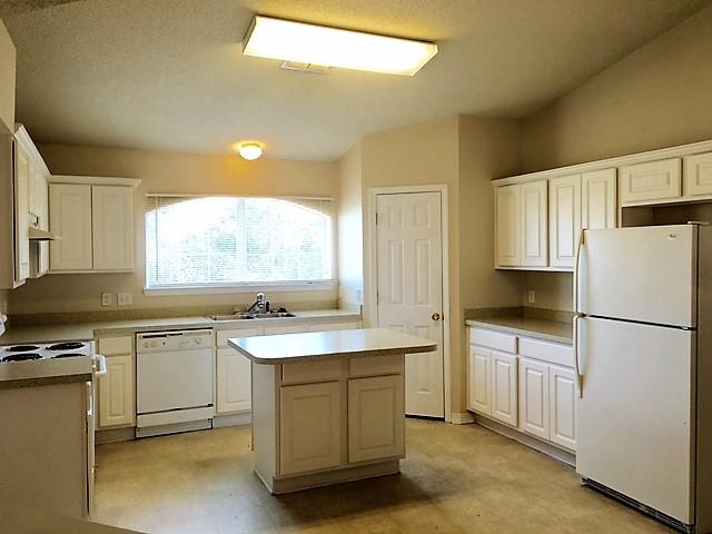 REDSTONE ESTATES - Residential Lease